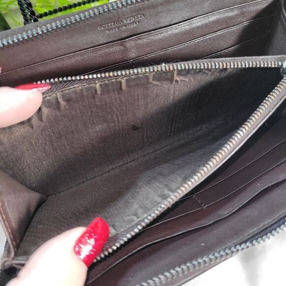 Authentic Bottega Veneta Intrecciato Zip Around Wallet Lambskin EUC GORGEOUS - Picture 11 of 16